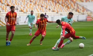 Trendyol 1. Lig’in 21. haftasında Yeni Malatyaspor sahasında karşılaştığı Esenler