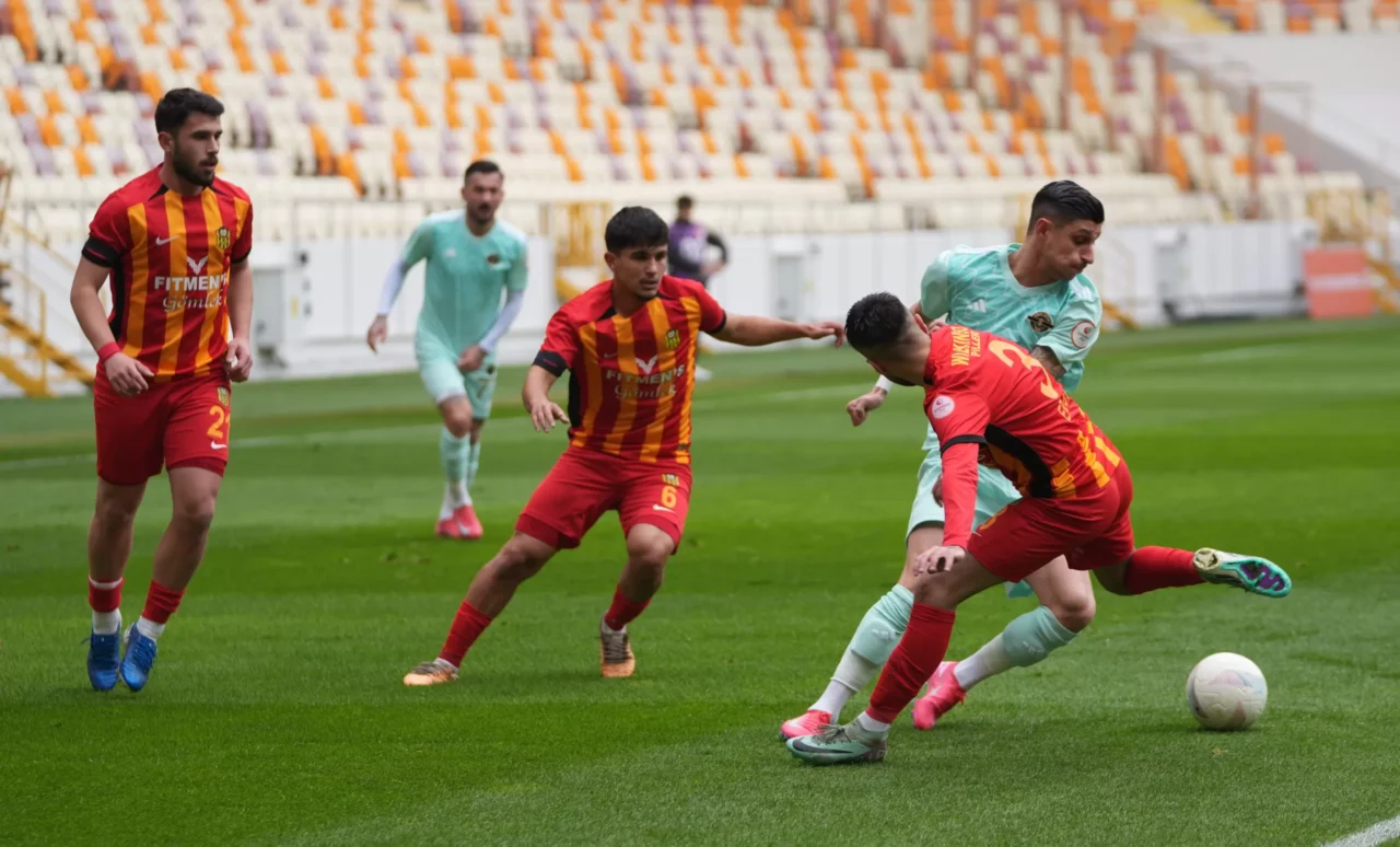 Trendyol 1. Lig’in 21. haftasında Yeni Malatyaspor sahasında karşılaştığı Esenler