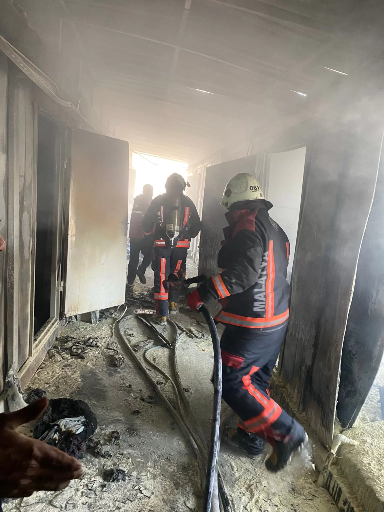 Malatya’da inşaat işçilerinin kaldığı şantiyede yangın: 4 yaralı Malatya’da bir