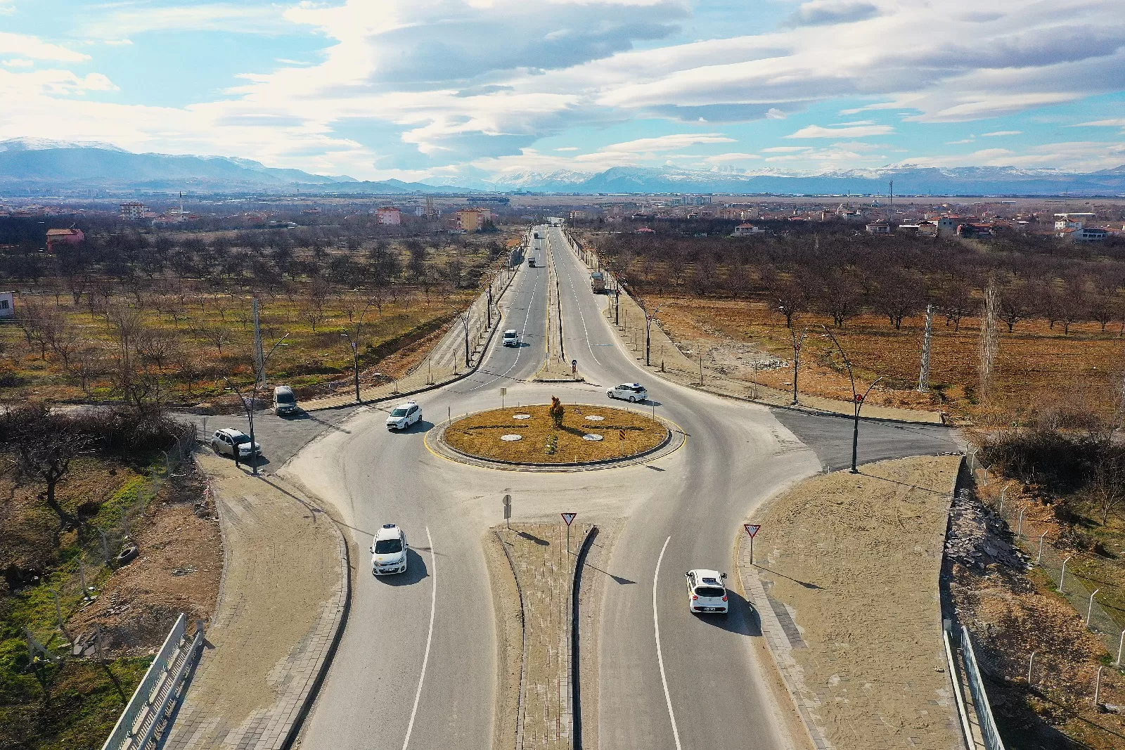 Malatya’da trafik sorununu çözmeye yönelik önemli projelerden biri olan 13