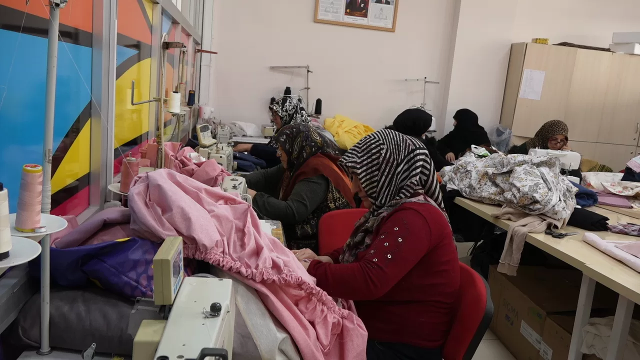 Büyükşehir Meslek Edinme Kursları İstihdam Sağlıyor Büyükşehir Meslek Edinme Kursları İstihdam Sağlıyor Kernek Vahap Küçük Külliyesi