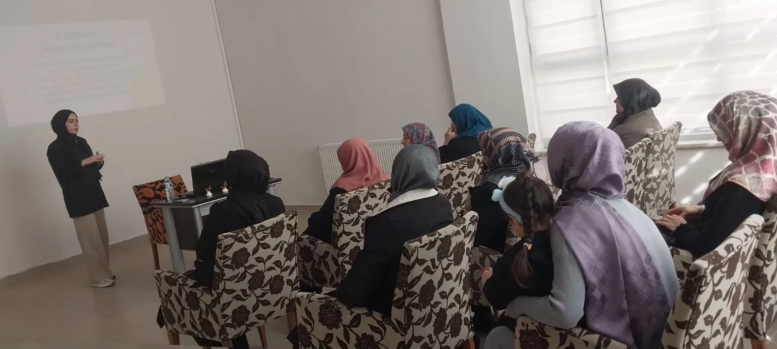 Kadınlara Beslenme Sağlığı Anlatıldı Malatya Büyükşehir Belediyesi tarafından Başharık Mahallesinde faaliyet gösteren Kadın Vefa