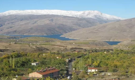 Doğanyol, Türkiye'nin doğusunda yer alan Malatya iline bağlı bir ilçedir.