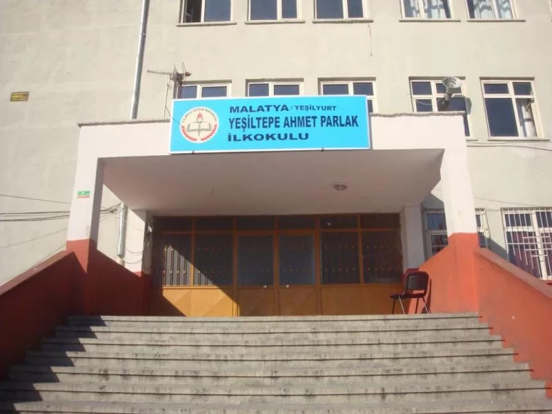 Malatya'da öğrenciler tatilin ardından yeniden okullarına döndüler.
