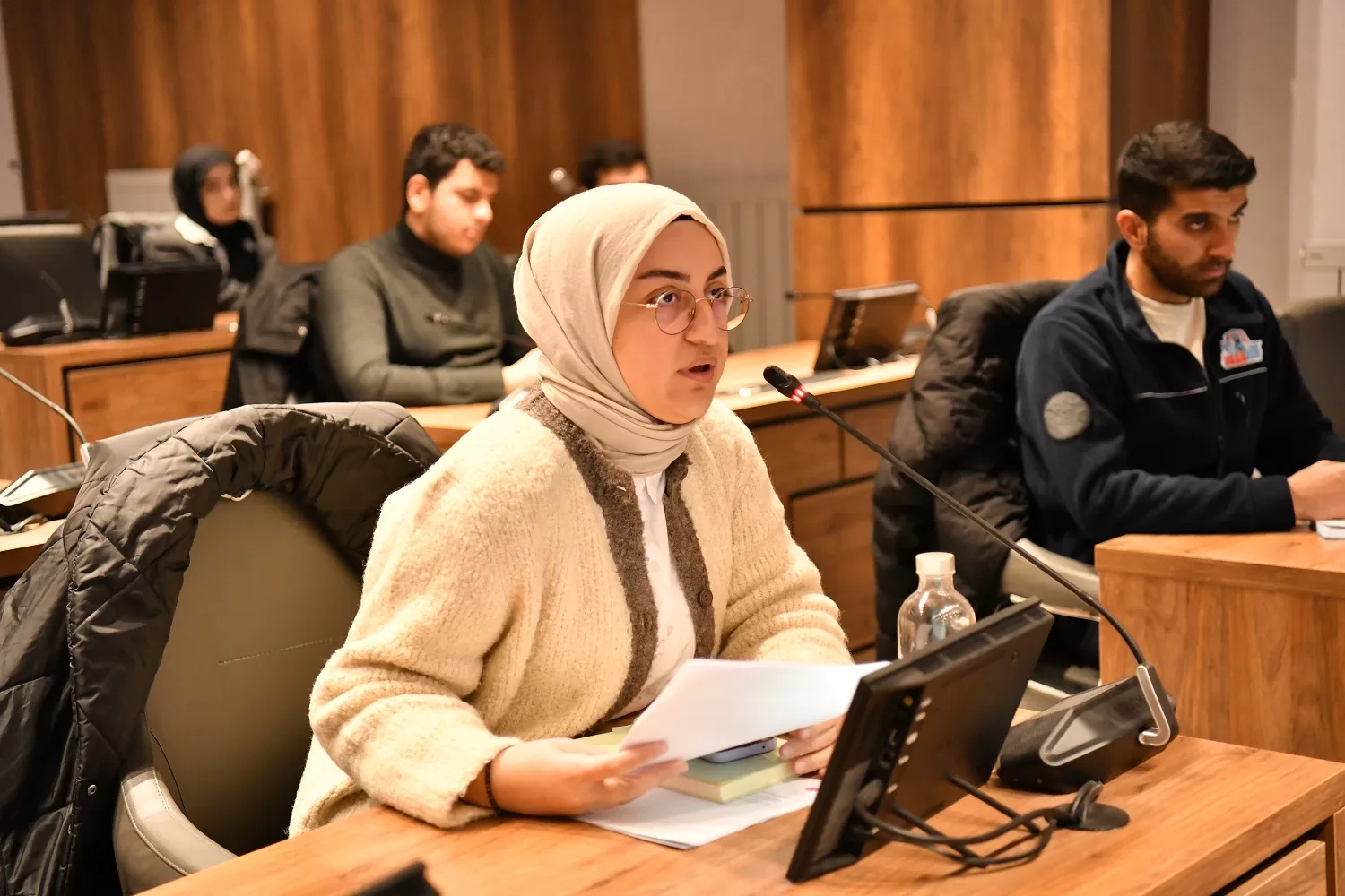 Gençlerin yerel hizmetlere demokratik katılımını sağlayarak temsil kabiliyetini geliştirmek, kendi