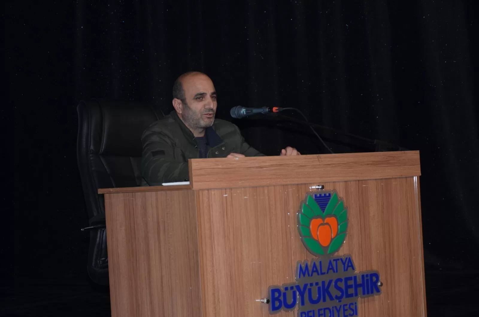 “Düşünce Dünyamızın Mimarları” Konulu Programının Üçüncü Konferansında;  MALİK BİN ENES