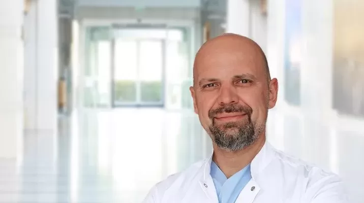 Beyin ve Sinir Cerrahisi Uzmanı Prof. Dr. Selçuk Göçmen, sinir