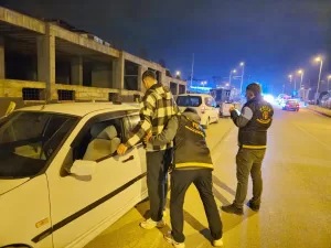 [kanews-title title=”8 bin 322 kişiye kimlik kontrolü yapıldı, 144 düzensiz