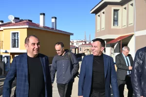  Pütürge Belediye Başkanı Mikail Sülük, ilçede devam eden TOKİ konutları