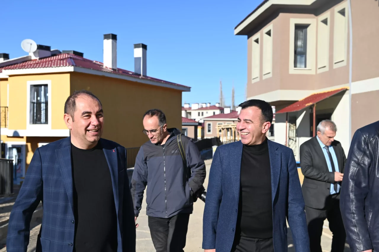  Pütürge Belediye Başkanı Mikail Sülük, ilçede devam eden TOKİ konutları