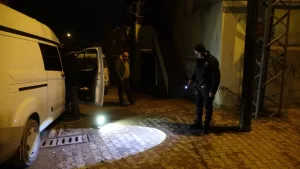 Yeşilyurt da bir kiş, husumetlisi tarafından silahla bacağından vuruldu. Olay,
