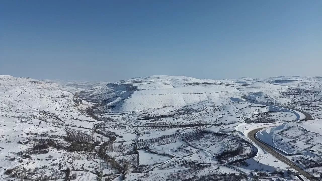 Kar Geri Geliyor Beyaz bürünen Malatya’da önümüzdeki hafta içi yeniden kar yağışının etkili