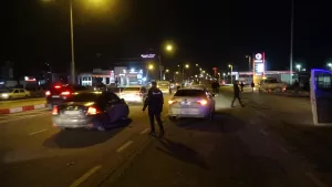 Otomobillerin çarpıştığı trafik kazasında 1 kişi yaralandı. Yeşilyurt ilçesi Cevatpaşa