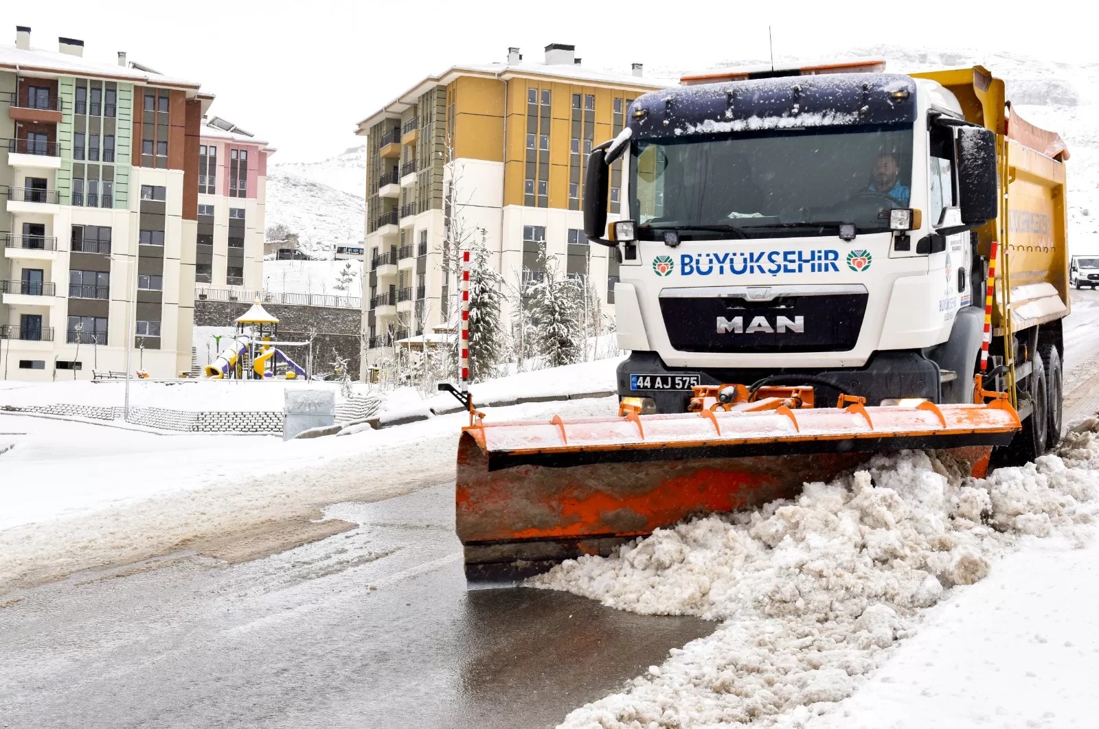 [kanews-title title=”Malatya Büyükşehir Belediyesi Malatya Merkez ile 11 İlçede kar
