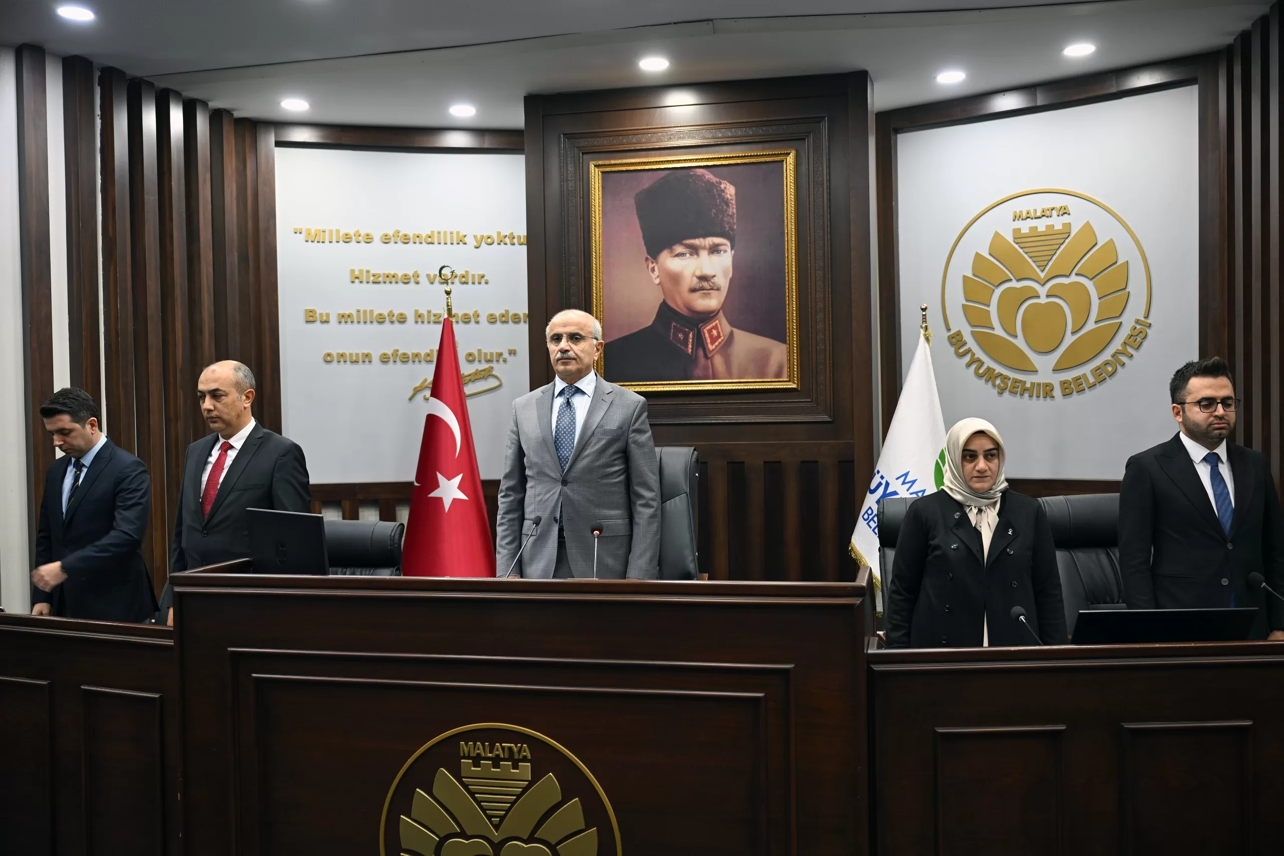 Başkan Er: “95 bin konutun ihalesi yapıldı” Malatya Büyükşehir Belediye Başkanı Sami Er, 95 bin konutun ihalesinin