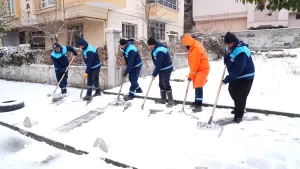Malatya’da dün akşam saatlerinden itibaren etkisini gösteren kar yağışına karşı