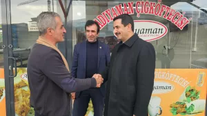 Battalgazi Belediye Başkanı Bayram Taşkın, Mehmet Buyruk Caddesi’ndeki esnaflarla bir