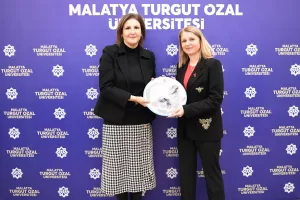 YIKIMIN ARDINDA UMUT VE DAYANIŞMA SÖYLEŞİSİ DÜZENLENDİ Malatya Turgut Özal