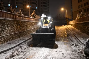 Kar yağışının etkili olduğu Malatya'da, hava sıcaklıkları bu gece itibariyle
