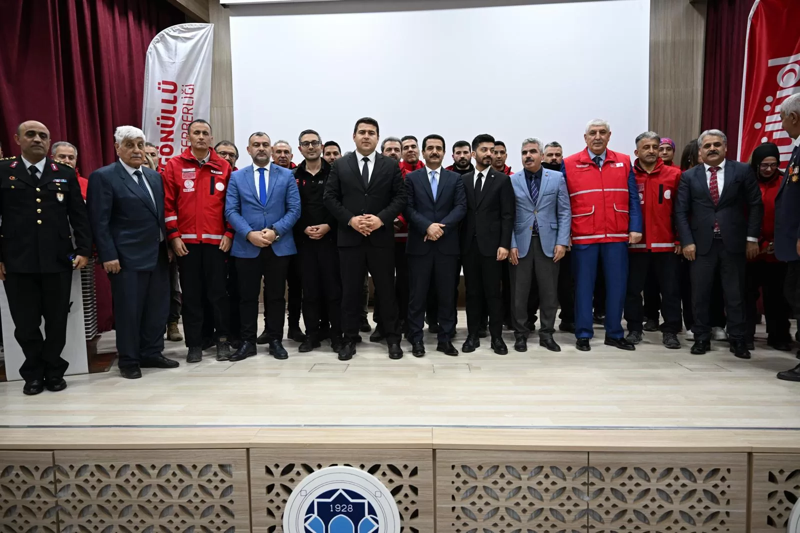 Deprem Gönüllüleri Battalgazi’de buluştu Türk Kızılay’ı Malatya Şubesi tarafından düzenlenen “Deprem Gönüllüleri Buluşması”, Battalgazi