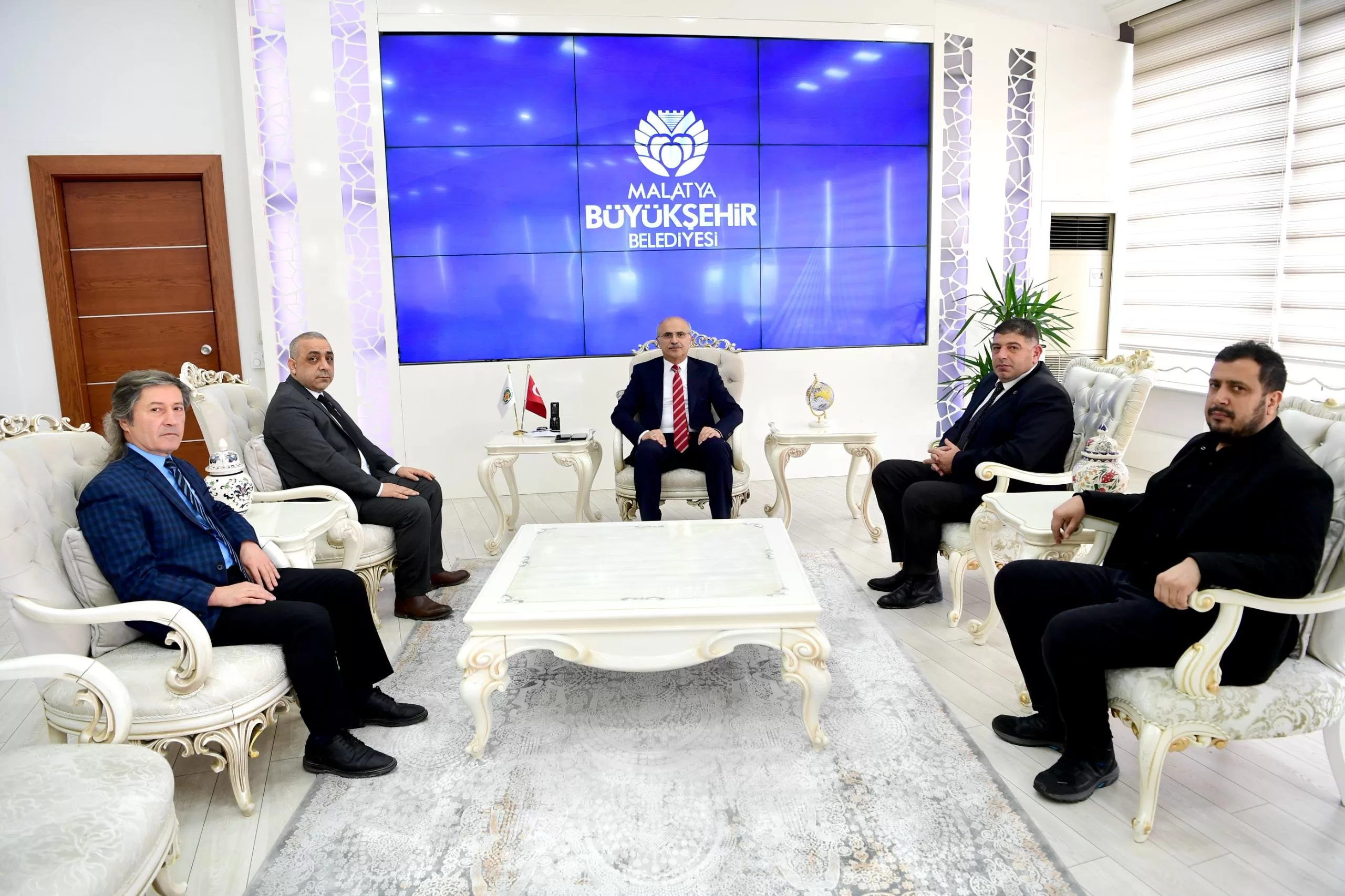 Malatya Basın Merkezi Projesi dosyası Başkan Sami Er’e sunuldu Malatya,