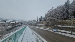 Malatya’nın Darende ilçesinde etkili olan kar yağışı etkili oldu. Malatya’nın