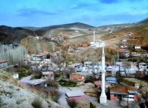 Malatya'nın Kuluncak ilçesi, Doğu Anadolu Bölgesi'nde yer alan ve tarihi,