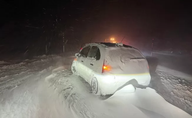 Malatya’da dün akşam saatlerinde etkisini artıran yoğun kar ve tipi,