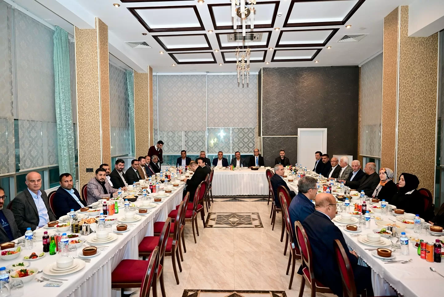 Başkan Geçit “Ortak Paydamız Malatya İçin Bir Olma” Yeşilyurt Belediye Başkanı Prof. Dr. İlhan Geçit, AK Parti ve