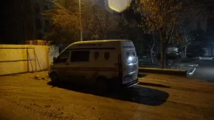 Malatya'da çalıştığı rezerv alanındaki inşaattan düşen kalıp ustası ağır yaralandı.