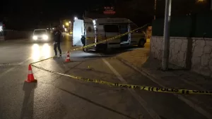 Malatya’da ticari taksi içerisinde bir kişiyi silahla yaralayıp yola attıktan
