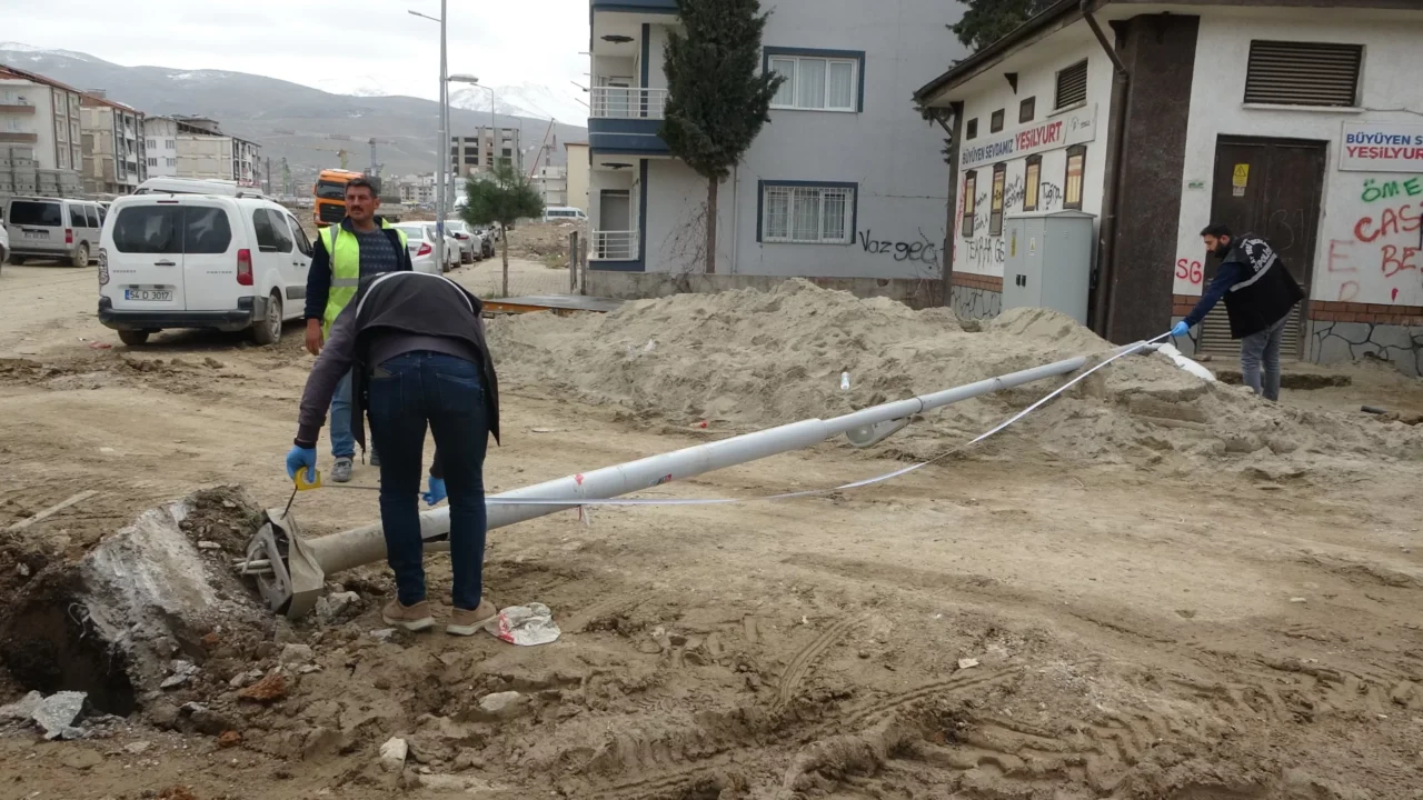 Malatya’nın Yeşilyurt ilçesinde bir şantiyede meydana gelen iş kazasında, sökülmek