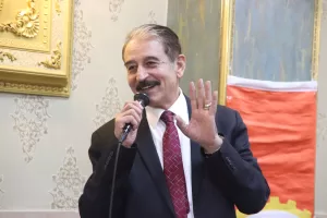 Esnaf camiası olarak dediğimizi yapmadılar, biz mevcut çarşının Cadde AVM