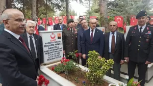 Malatya Valisi Seddar Yavuz, Ramazan Bayramı öncesinde şehitlik ziyaretinde bulundu.