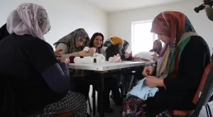 Battalgazi Belediyesi’nin destekleriyle açılan Yenice Köyü Dikiş Nakış Kursu, kadınlara