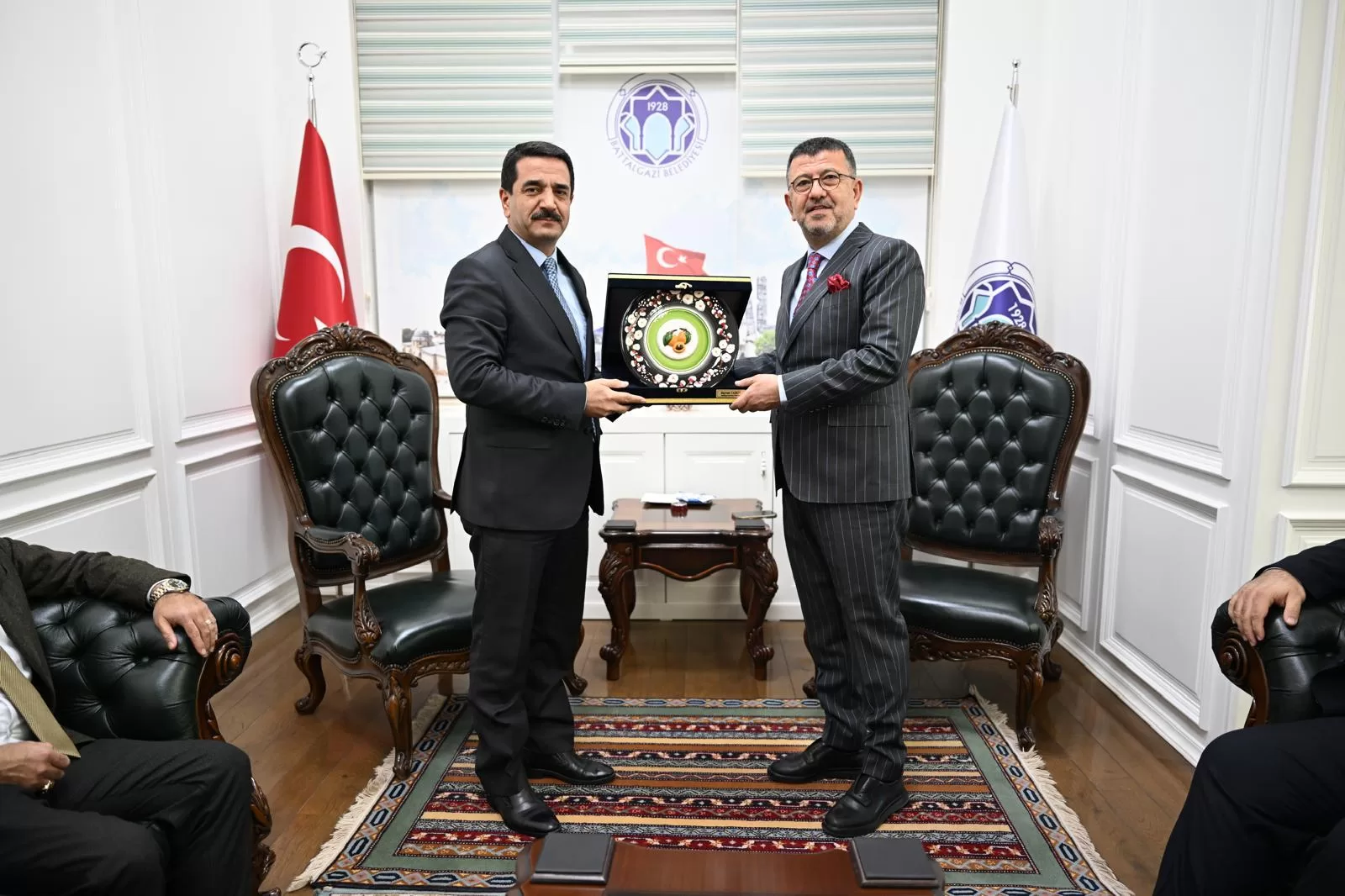 Milletvekili Veli Ağbaba’dan Başkan Taşkın’ın Projelerine Destek CHP Malatya Milletvekili Veli Ağbaba, Battalgazi Belediye Başkanı Bayram Taşkın’ı