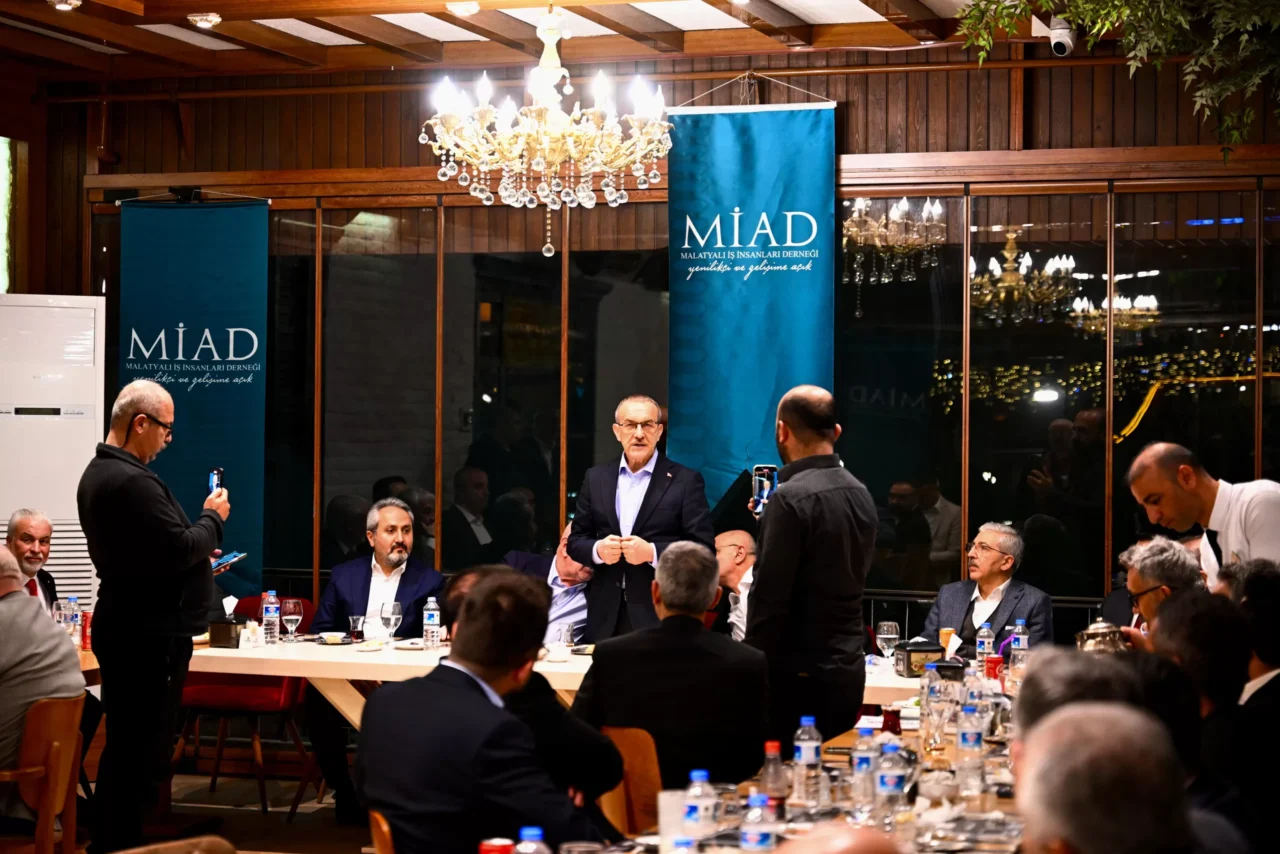 Vali Seddar Yavuz, MİAD İftar Programına Katıldı Vali Seddar Yavuz, MİAD Tarafından Düzenlenen İftar Programına Katıldı Vali
