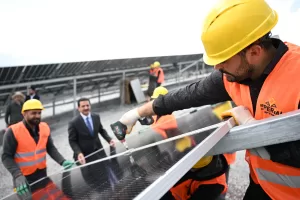 Battalgazi Belediye Başkanı Bayram Taşkın, Hacıhaliloğluçiftliği Mahallesi’nde bulunan Güneş Enerji