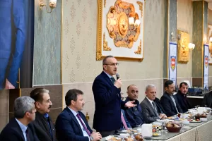 Malatya Valisi Seddar Yavuz, Battalgazi ilçesi Akpınar Mahallesi’nde Malatya Esnaf