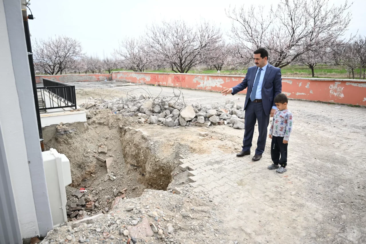 Battalgazi Belediye Başkanı Bayram Taşkın, Hasırcılar Mahallesi’nde yapımı devam eden