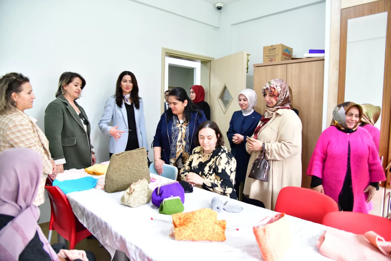 Hanımefendi Yavuz, Aile Danışma Merkezi Müdürlüğü ve MİAD Çocuk Evlerine Ziyarette Bulundu Vali Seddar Yavuz’un eşi Hanımefendi Selda Yavuz, Malatya Engelsiz Yaşam