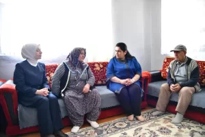Vali Seddar Yavuz’un eşi Hanımefendi Selda Yavuz, Yeşilyurt ilçesi Cumhuriyet