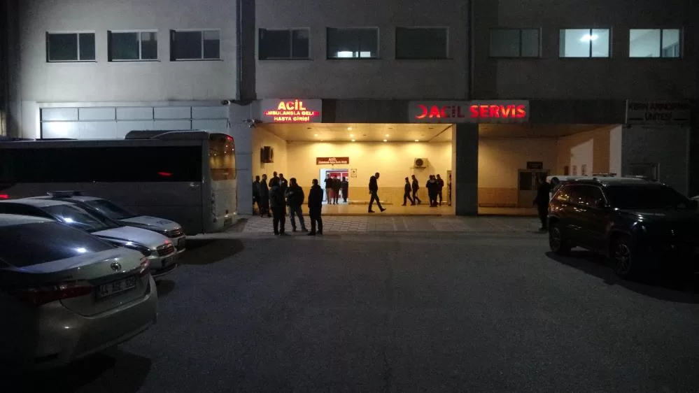 Malatya’nın Yeşilyurt ilçesinde sabah saatlerinde meydana gelen trafik kazasında, karşıdan