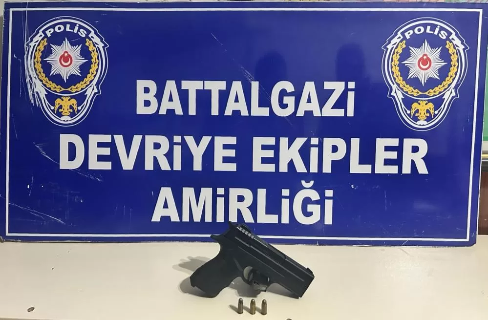 Malatya Battalgazi ilçe emniyetmüdürlüğü ekiplerince düzenlenen operasyonda kasten öldürme suçundan