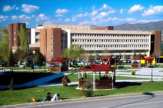 Radyo Kampüs’e konuk olan Malatya İnönü Üniversitesi Rektörü Prof. Dr.