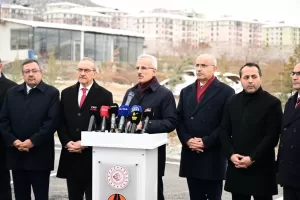 Ulaştırma ve Altyapı Bakanı Abdulkadir Uraloğlu, Malatya’da deprem konutları ve