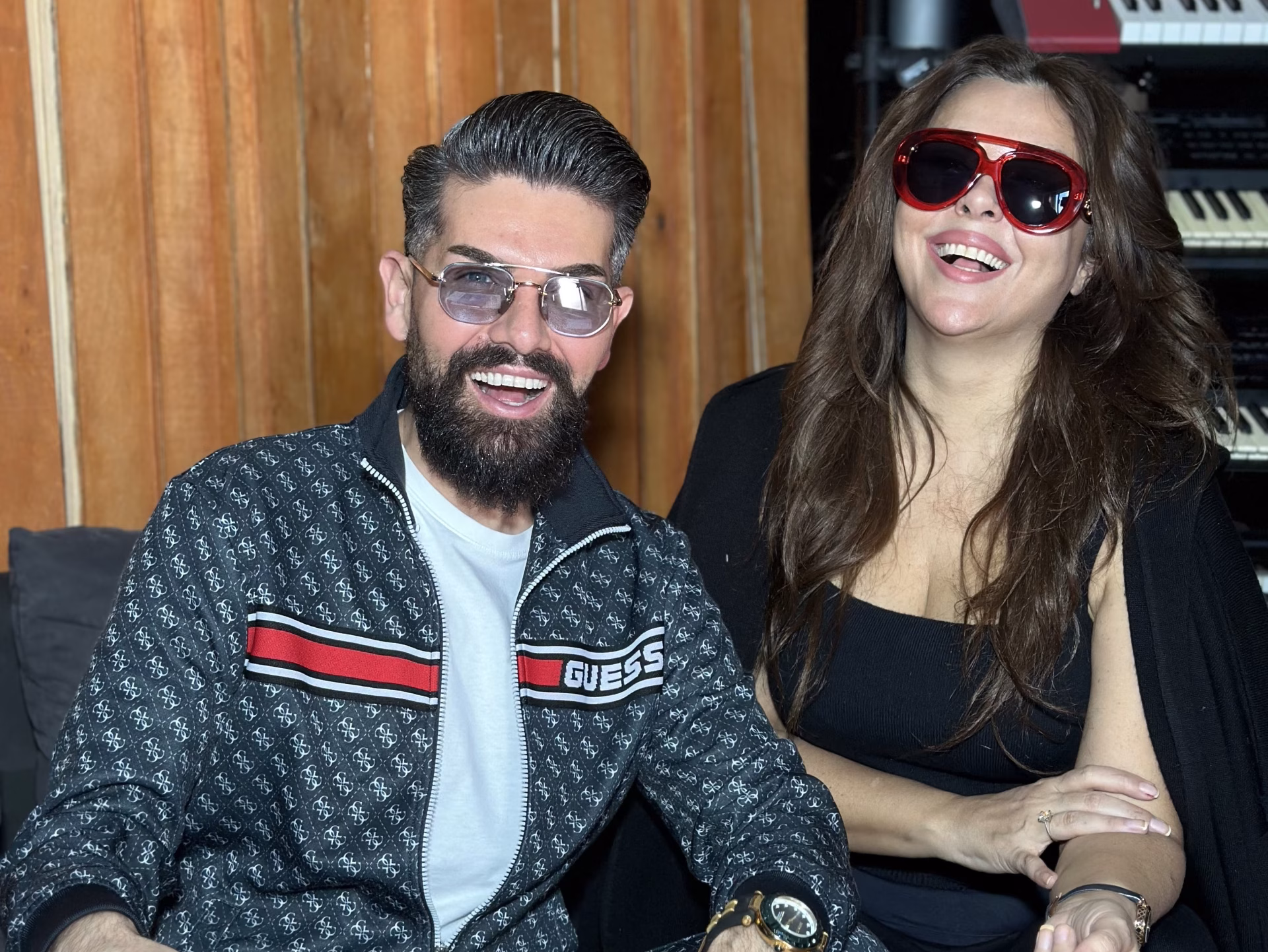 [kanews-title title=”“KLİPTE ASLI HANIM YERİNE EŞİM OYNADI”” tag=”h1″] Sanatçı Mehmet