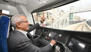 Ulaştırma ve Altyapı Bakanı Abdulkadir Uraloğlu, demiryolu ağını dijital çağa