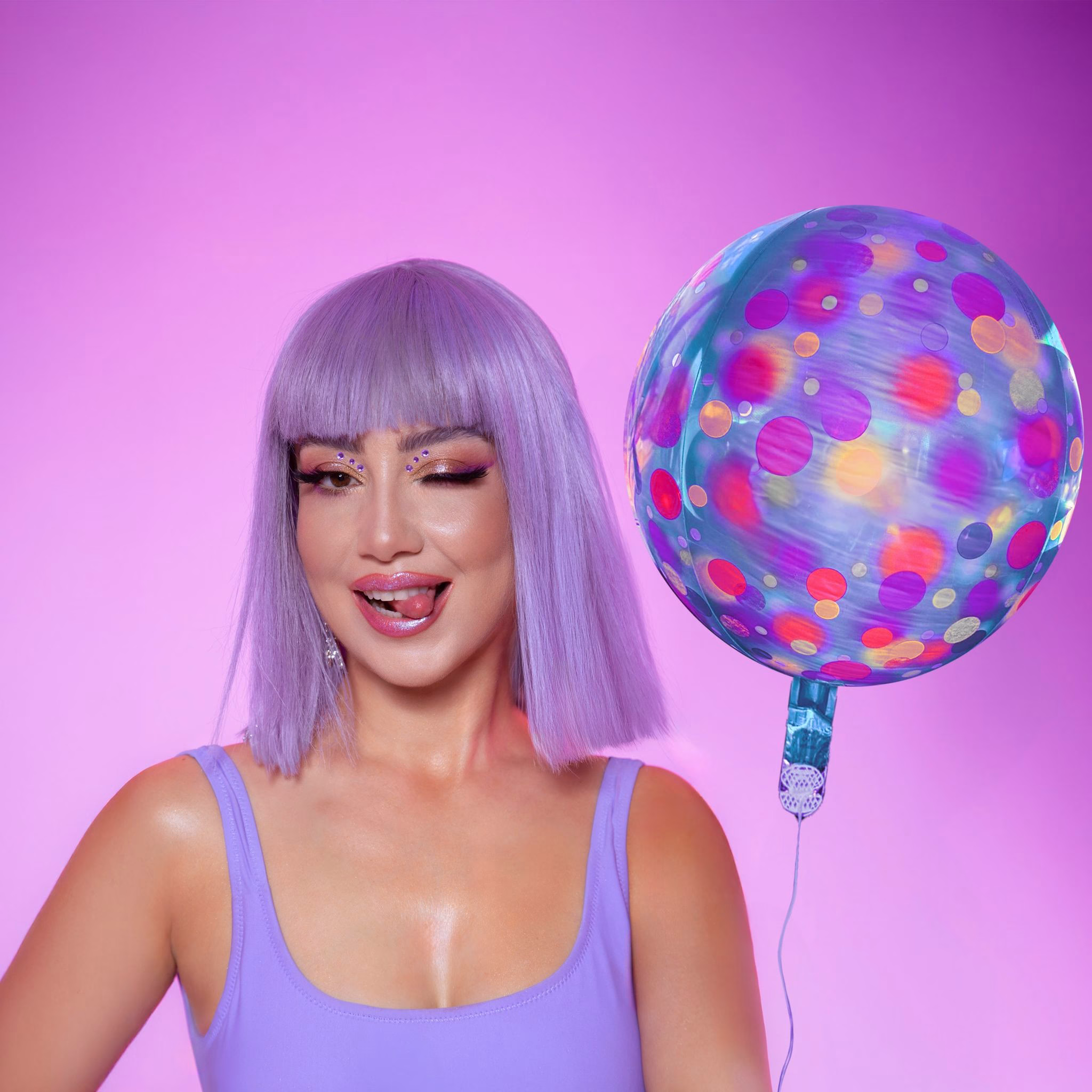 Ünlü sanatçı Nihan Akın, müzik dünyasındaki başarılı yolculuğuna “Balon” adlı
