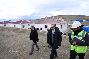 Vali Seddar Yavuz, Darende ilçesini ziyaret ederek mahalle muhtarlarıyla bir